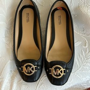 Michael Kors Fulton Leather Moccasin Flats. Gold MK Emblem.